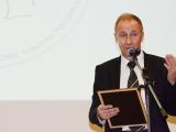 Президент РБА В. Р. Фирсов поздравляет «Библиотекаря года — 2013»