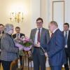 Вице-губернатор Санкт-Петербурга В.В. Кириллов приветствует генерального секретаря ИФЛА Дж. Николсон 