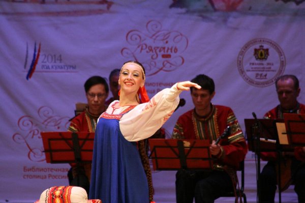 Выступление Рязанского государственного академического русского народного хора им. Е. Попова.