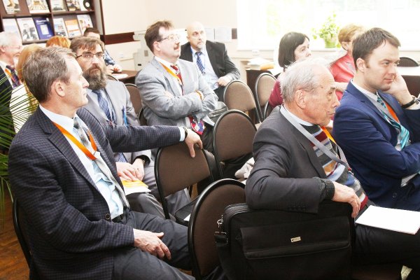 Участники заседания Круглого стола «Библиотеки и генеалогия»