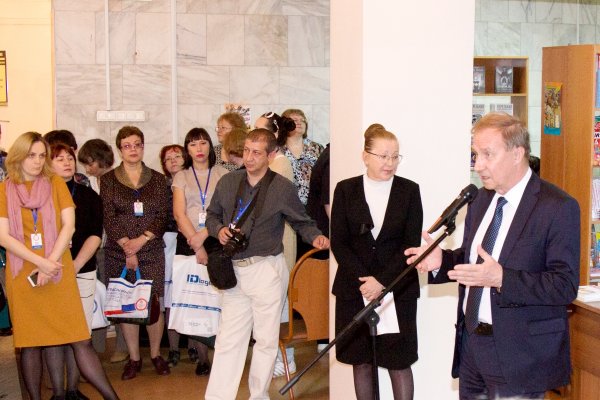 Президент РБА В. Р. Фирсов выступает на открытии Выставки