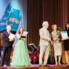 Президент РБА М. Д. Афанасьев и председатель Молодёжной секции РБА М. П. Захаренко вручают сертификаты на торжественной церемонии «Посвящение в профессию»
