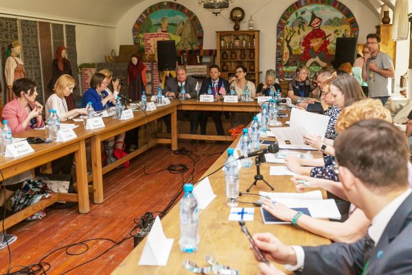 Участники специального мероприятия Секции по международному сотрудничеству: «Второй рабочей встречи Российско-американского библиотечного диалога»