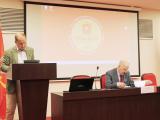 Председатель Секции по библиотечной политике и законодательству В. Р. Фирсов выступает на заседании Секции